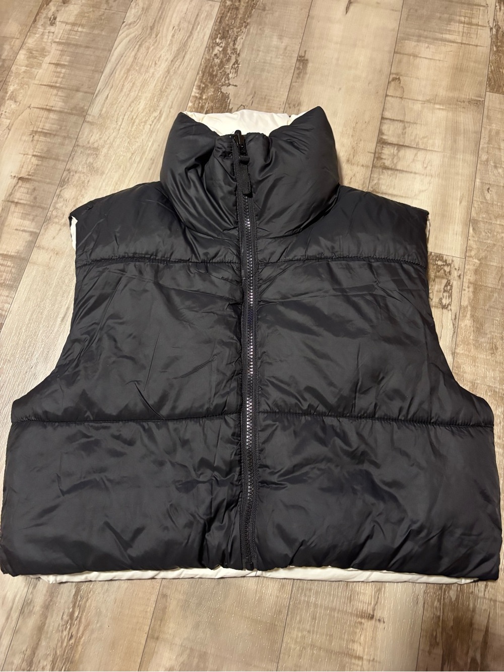 Forever 21 Black&White Reversible Puffer Vest